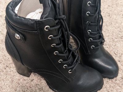 24 New Pairs of Shoes Mostly Women COOULD RESALE