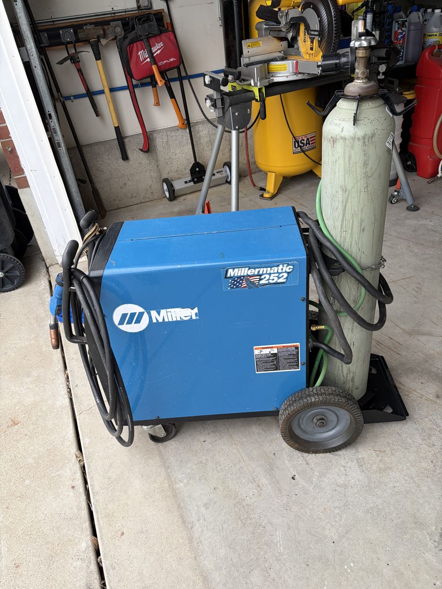 Miller welder (Millermatic 252)