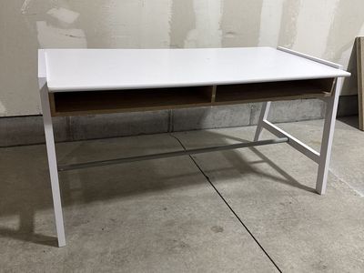 Free kid desk