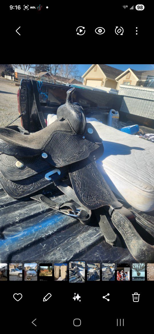 Black 16 " Saddle