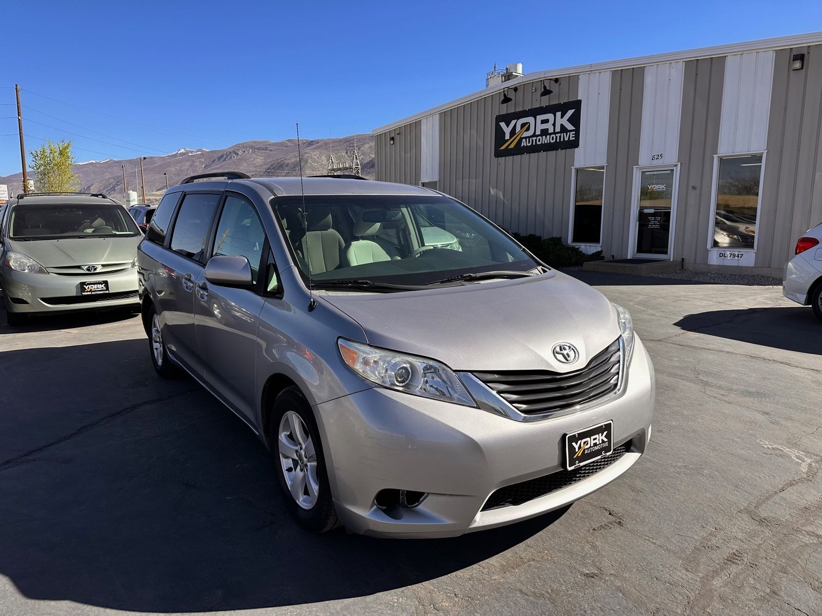 2012 Toyota Sienna LE 8-Passenger