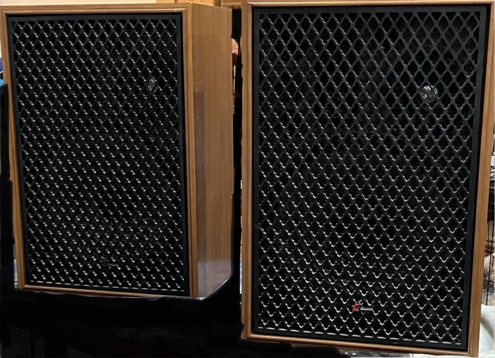 Sansui SP-3000 5-way, 6-driver loudspeaker.
