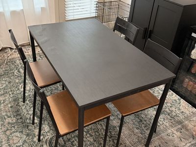 Black Dining Table with 4 Matching Wood-Top Chairs