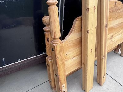 Full size bed