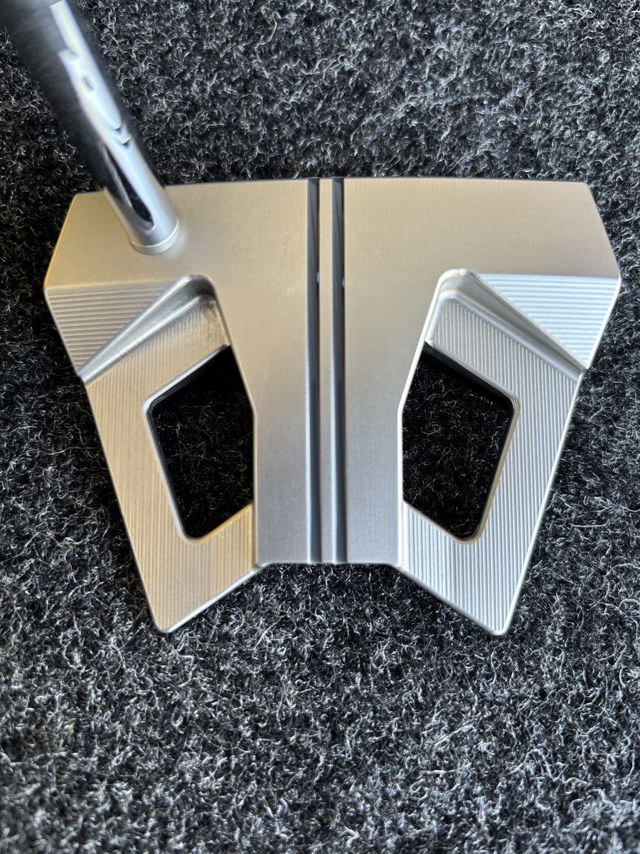 2024 Custom Scotty Cameron Phantom 9 Right hand 34'' Mint