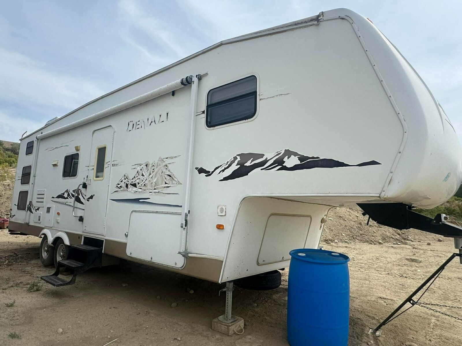 2007 Denali Dutchmen Camp Trailer