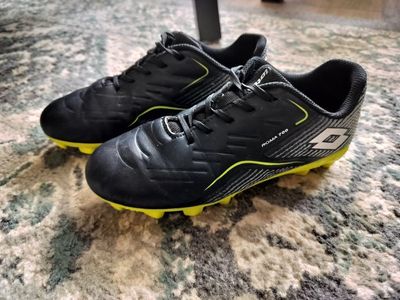 Youth Soccer Cleats Size 2