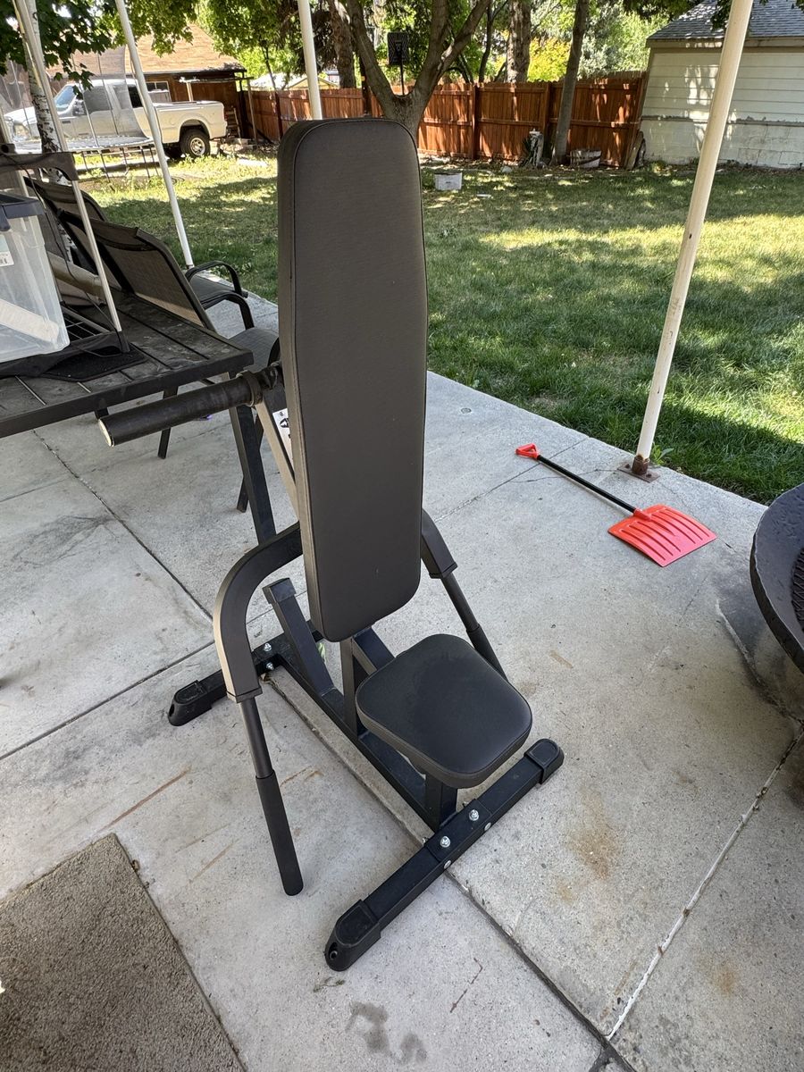 Titan tricep machine