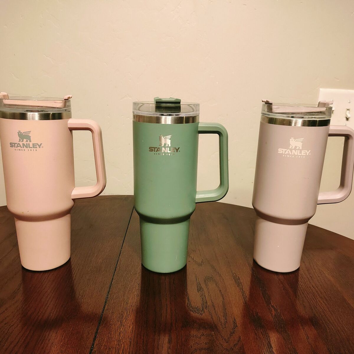 Stanley Cups 40 oz/  Price X Unit