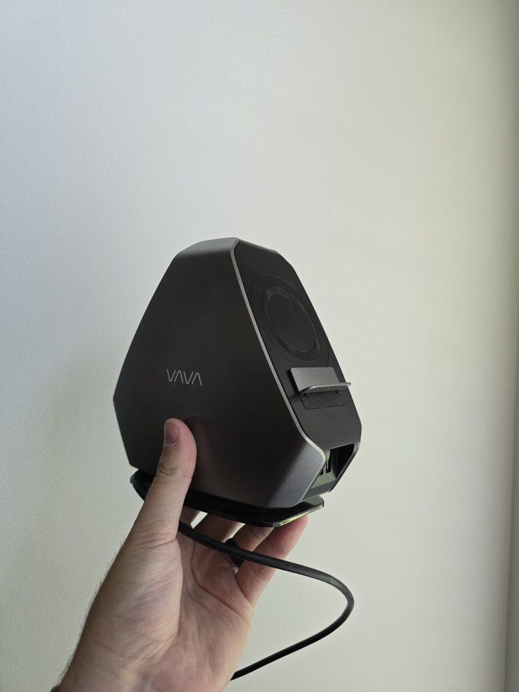 USBC docking station with wireless charger