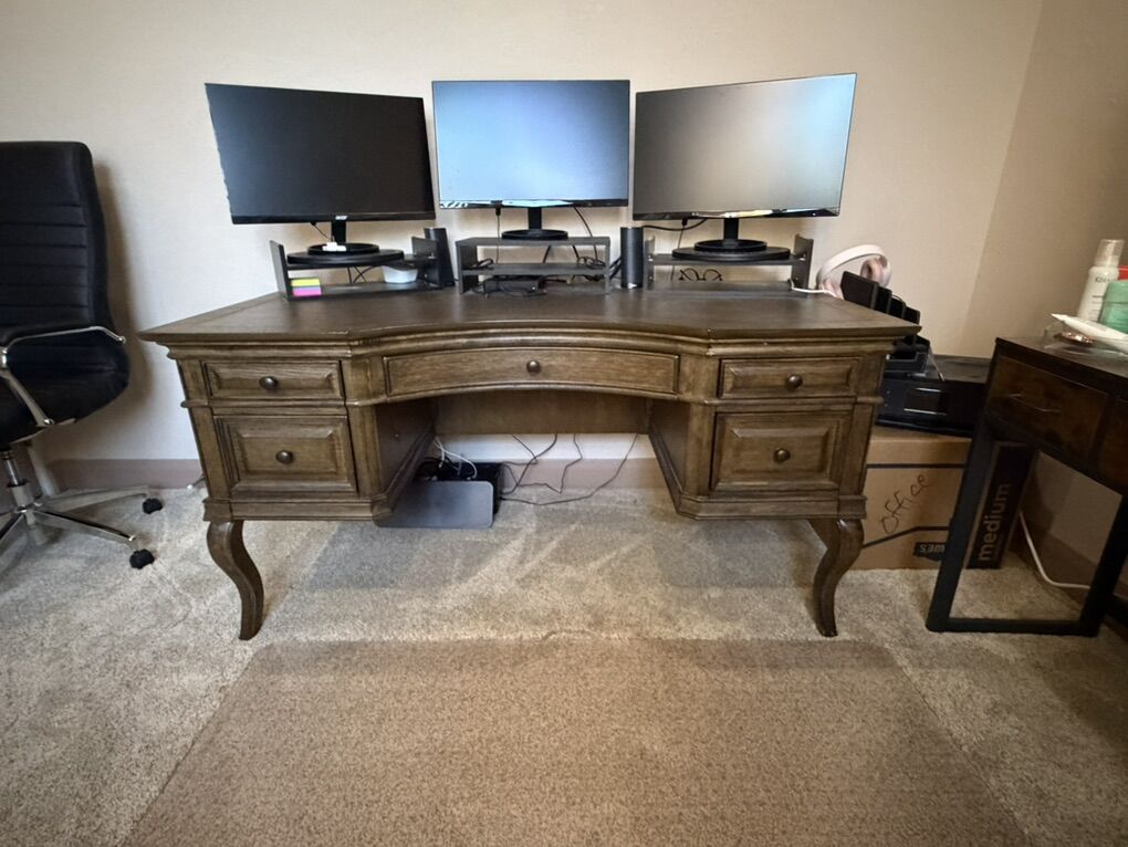 Gorgeous Wood Desk With Leather Inlay Top