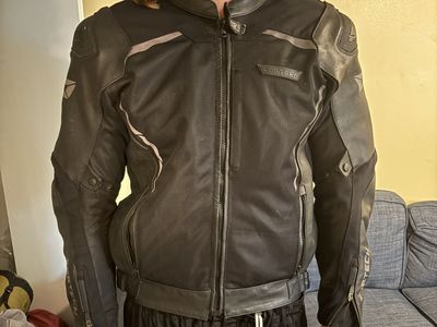 CORTECH MOTORCYCLE JACKET — BLACK TEXTILE/LEATHER