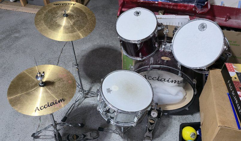 Acclaim Drum set