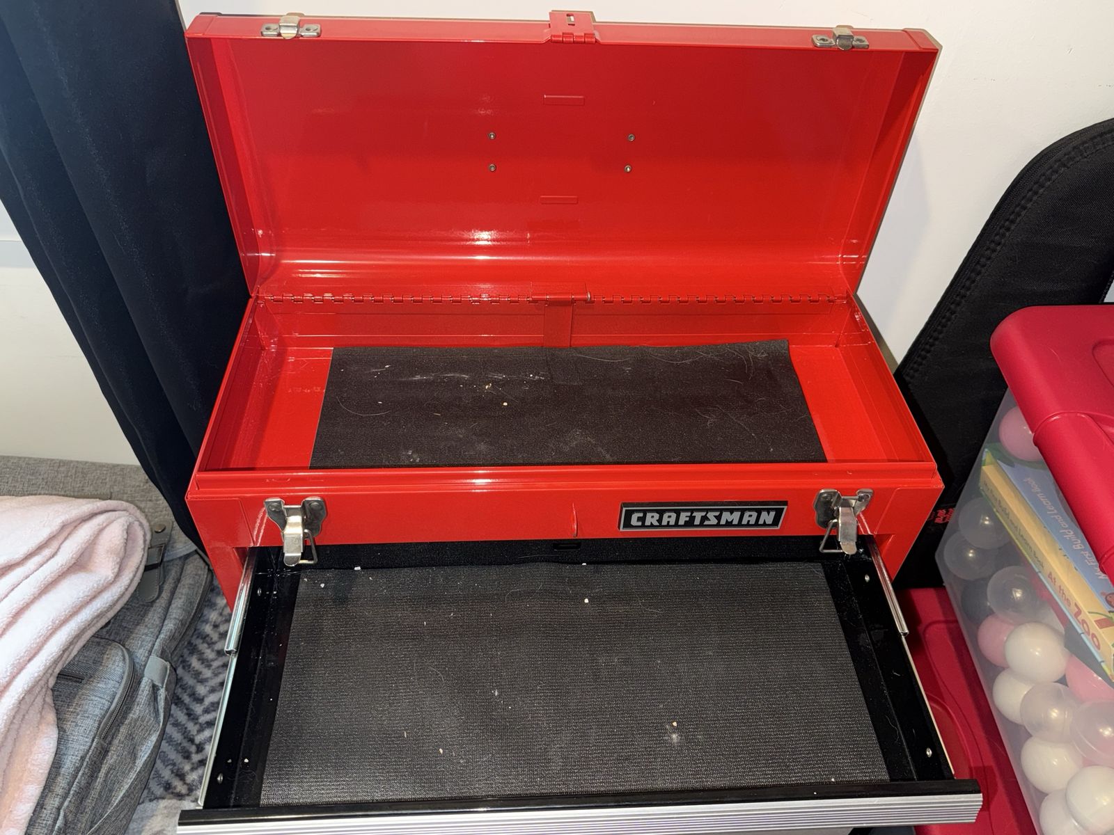 Main image 3