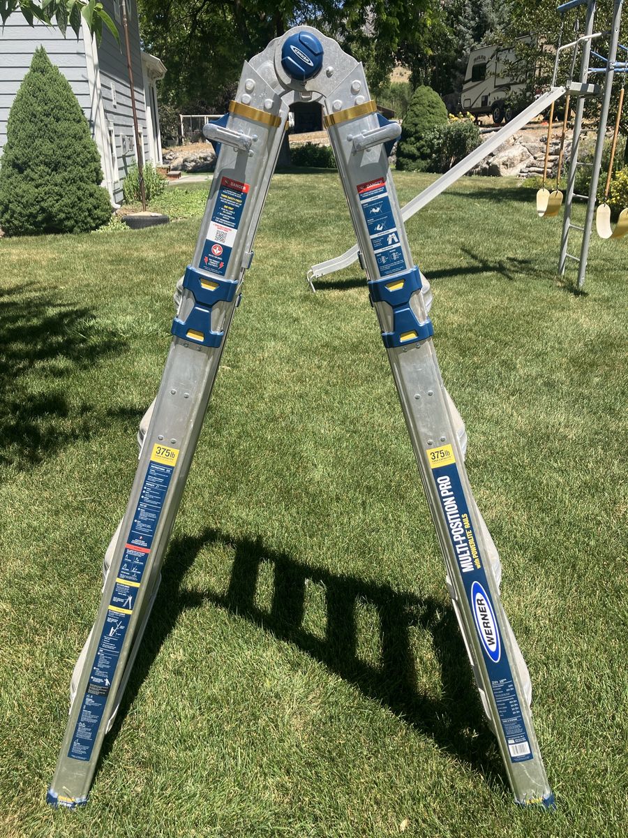 Werner Multi-Position Pro Ladder with PoweRlite Rails, 375lb Capacity