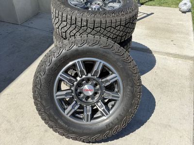Gmc Sierra 1500 AT4 Rims and Tires 275/70R18