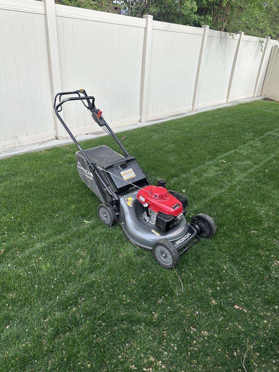 Honda hrc216 commercial lawnmower