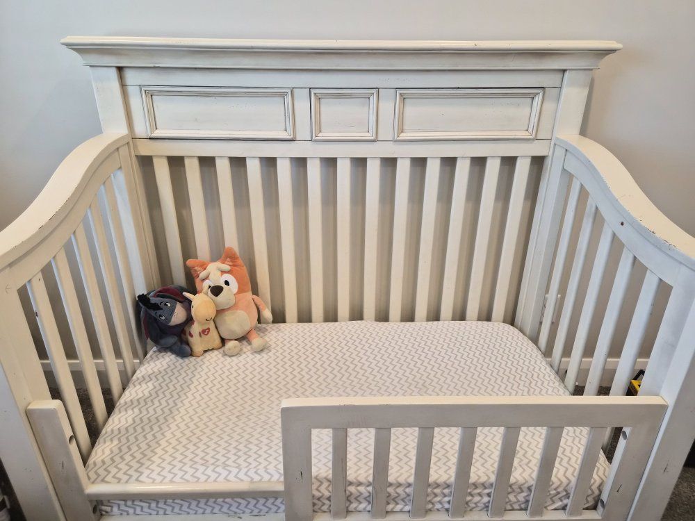 Solid wood 3 in 1 crib.