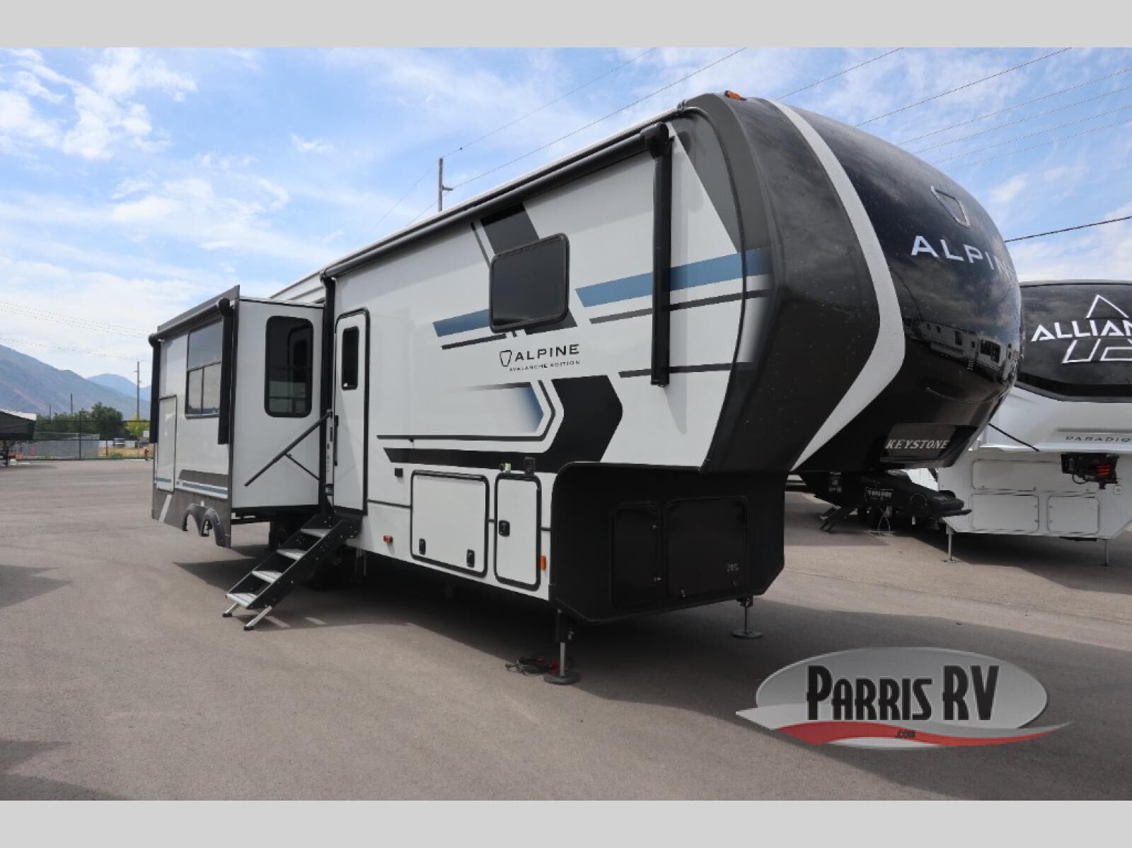 New 2026 Keystone RV Alpine Avalanche Edition 302RS