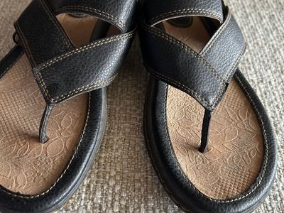 BØC BØRN Concept Thong Sandals Womens Size 9M Rich Brown Slip-On Flip-Flops