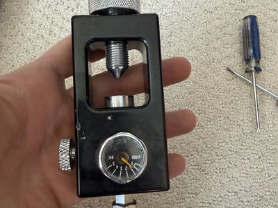 Pin Index Oxygen Regulator with PSI Pressure Gauge - Compact Black Anodized Body