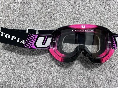 Adult Motocross Gear Bundle – Fly Elbow Guards, Fox Knee/Shin Guards & New Utopia Goggles