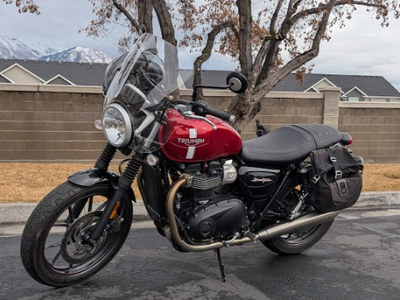2017 Triumph Street Twin Low Miles