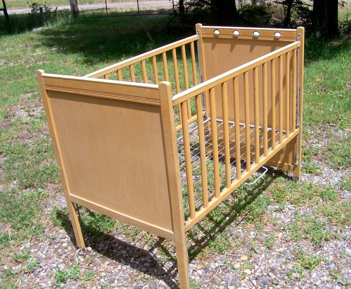 Vintage Baby Crib READ ALL