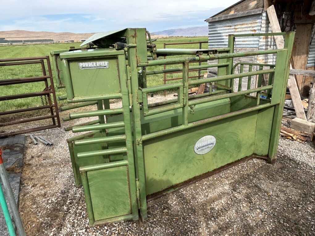 Powder River Roping Chute