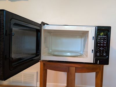 Hamilton Beach 1500W Microwave Oven, $20