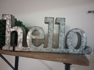 'Hello" Sign