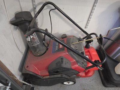 Toro CCR 3650 6.5HP snowblower