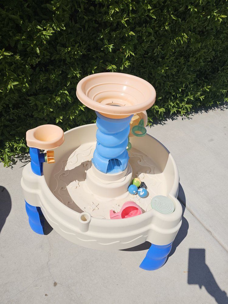 used Outdoor Water Activity Table - Kids Play Fun