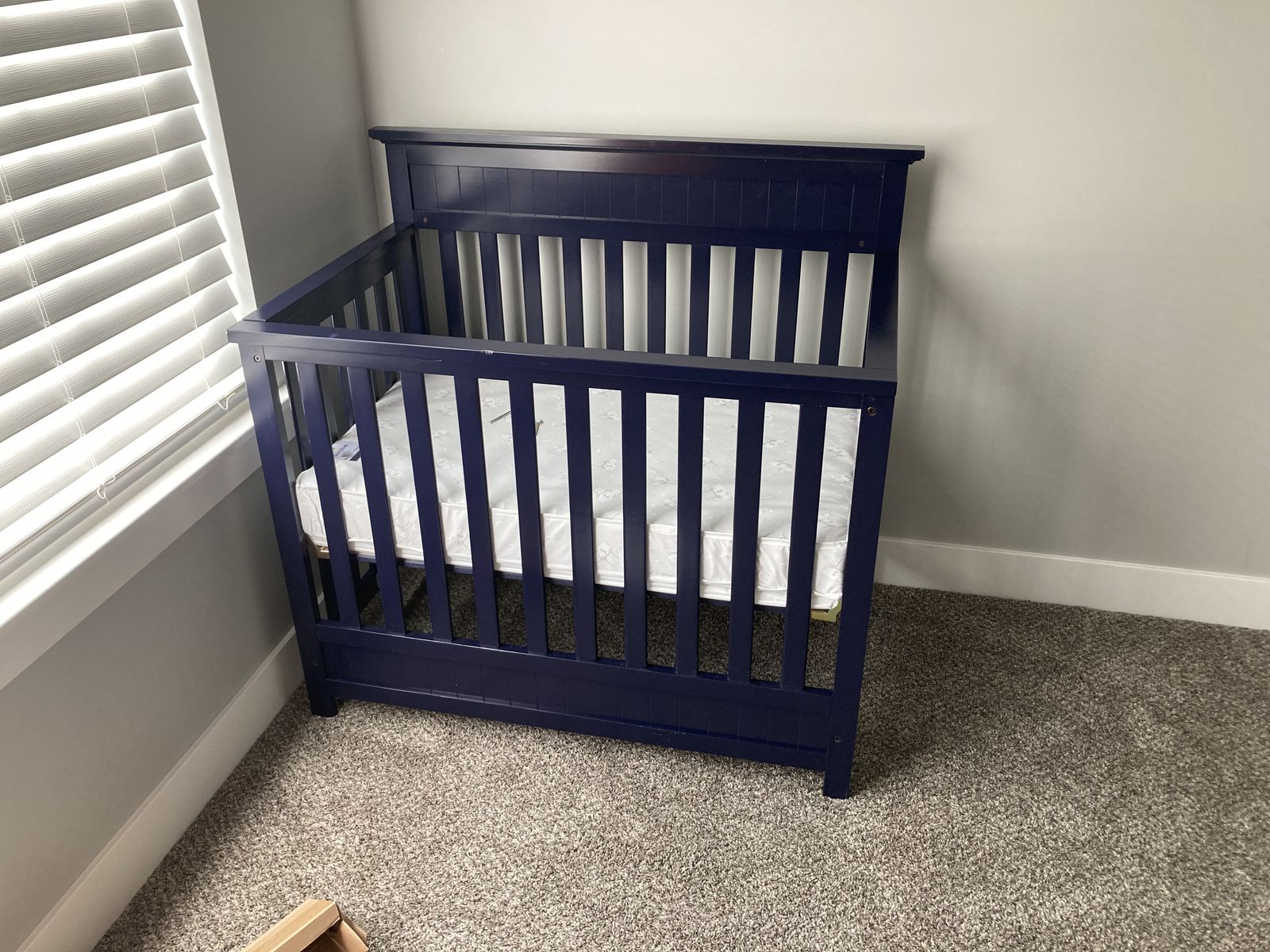 Mini Crib + Serta Mattress — Navy Blue