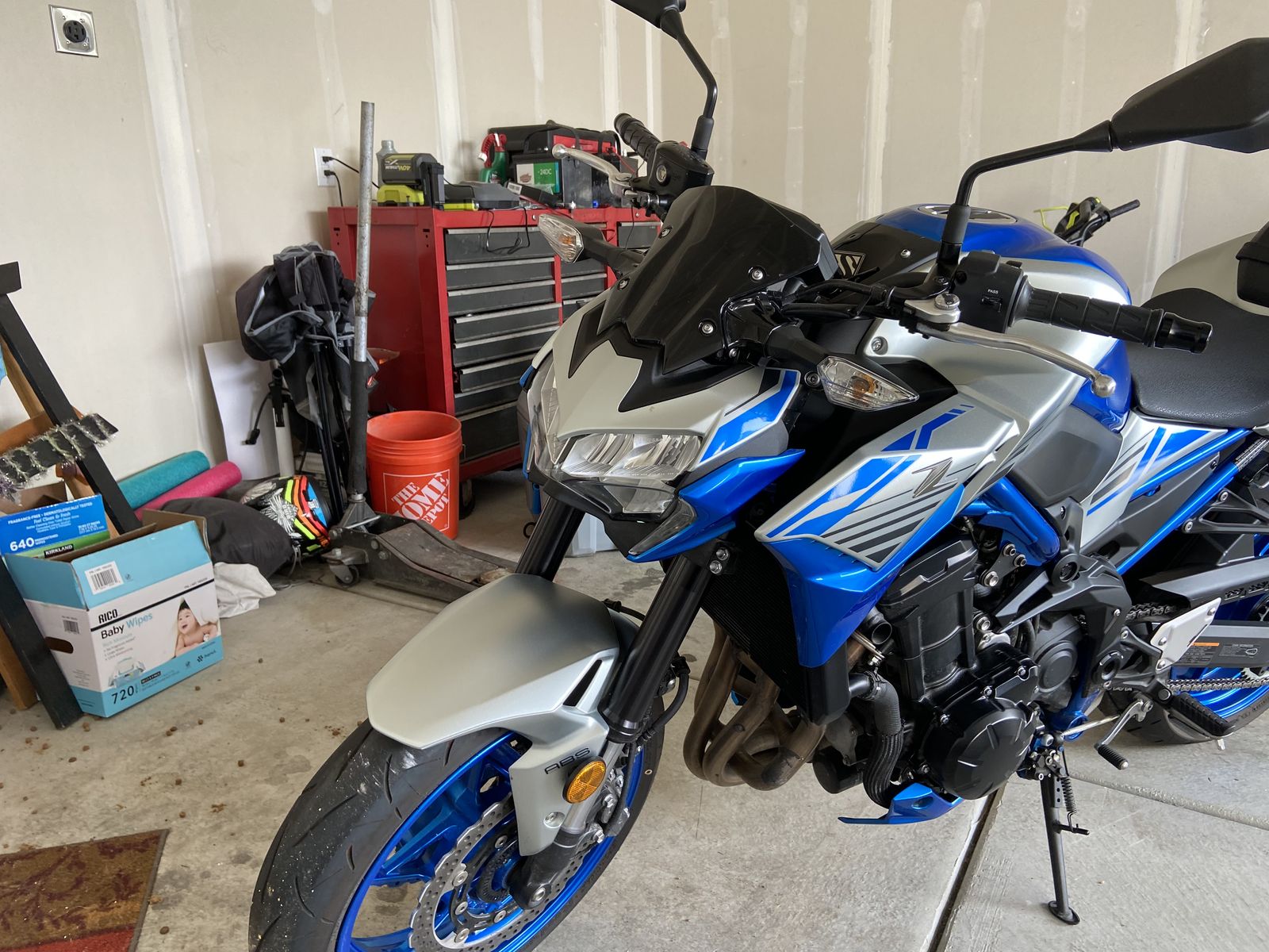 Blue 2020 Kawasaki ZR900B