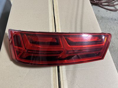 17-19 Audi Q7 Driver Side Tail Light