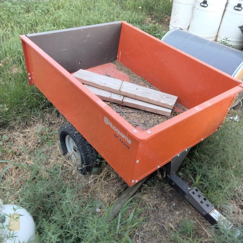 Husqvarna DC 1250S Tow-Behind Lawn Steel Dump Cart Dump Trailer