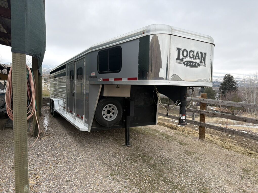 Logan Coach Stock combo With Trainers Tack