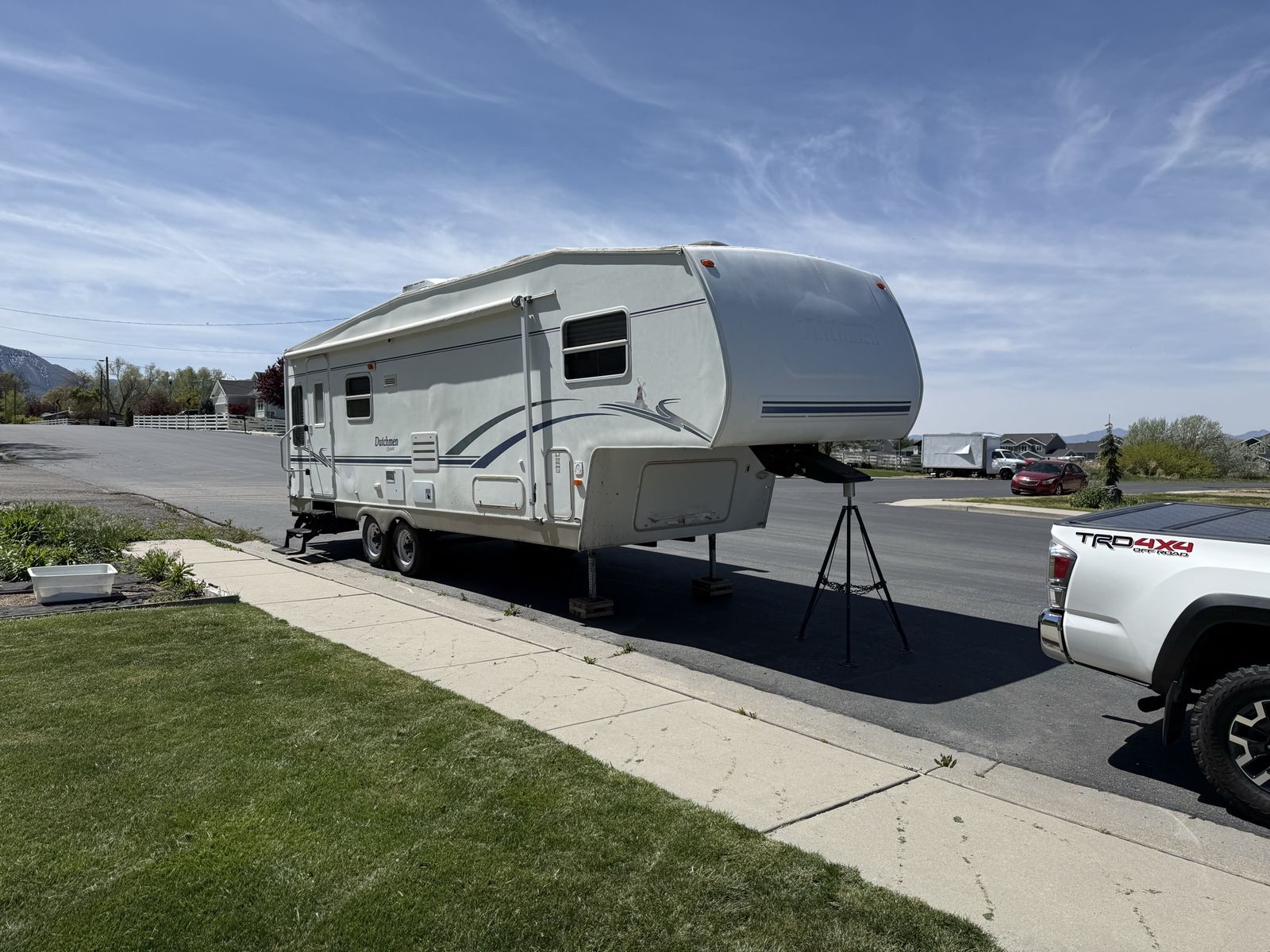 $6000 OBO Dutchmen 2004