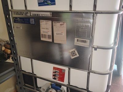 50% Off NEVER USED !! 275 gallon water storage con