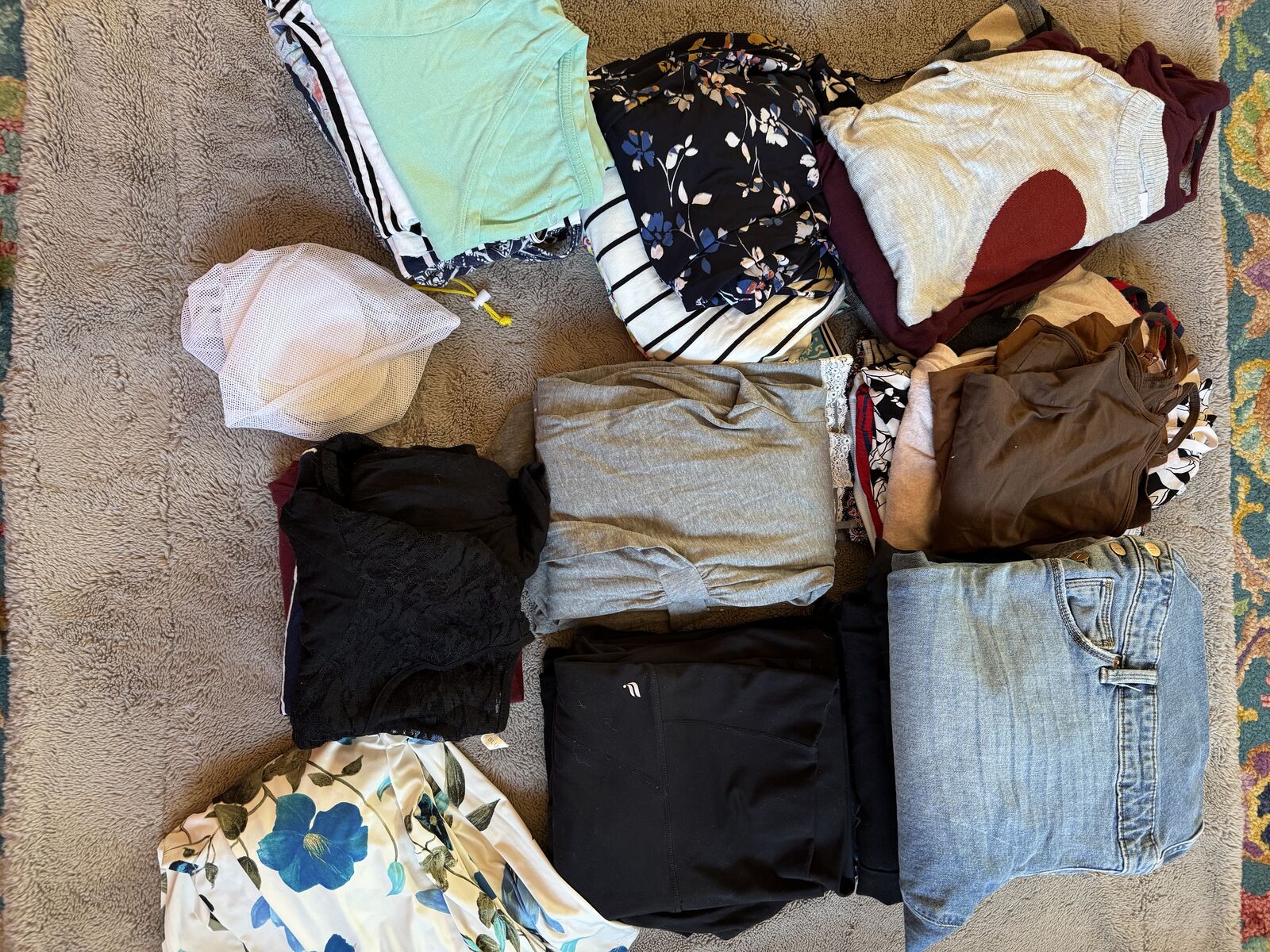 Maternity clothes medium