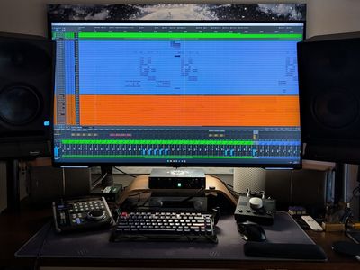 SAMSUNG 43" Odyssey Neo G7 (4K UHD Smart Gaming Monitor, 144Hz, 1ms), with North Bayou Heavy Duty Monitor Arm & Adapter Plate
