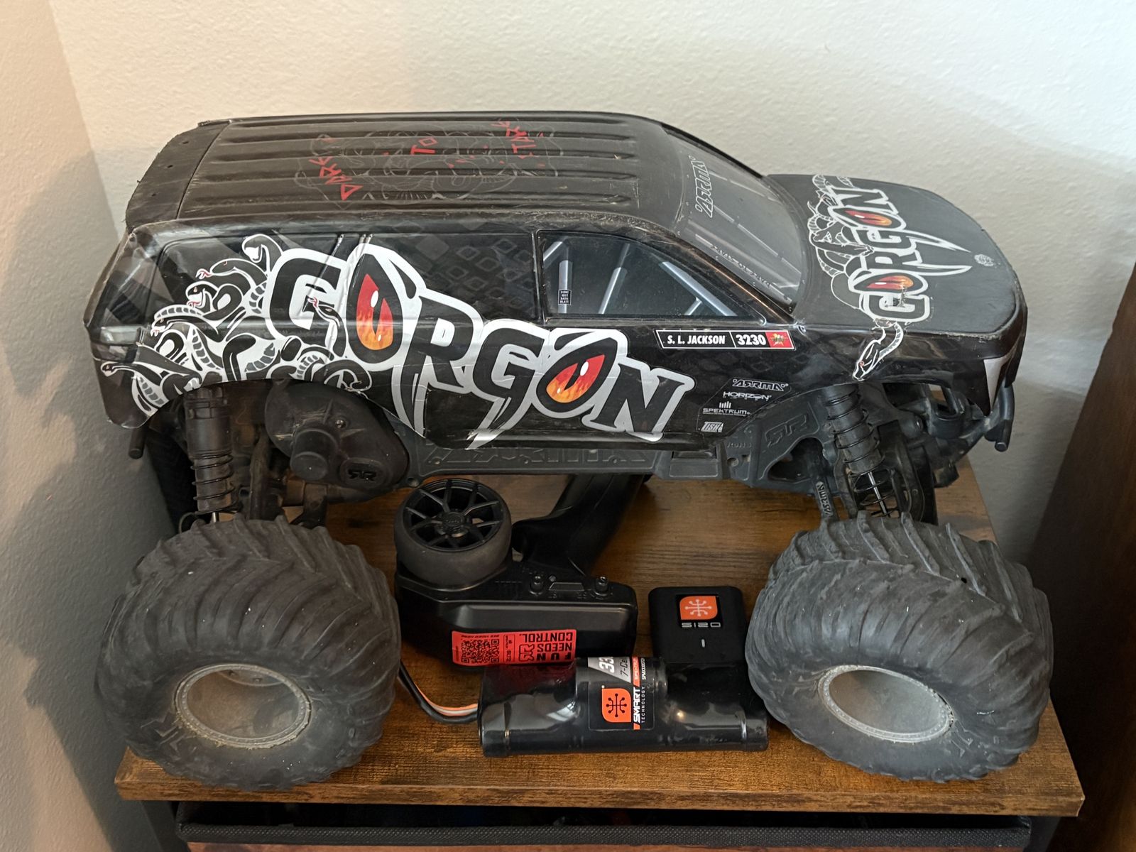 ARRMA GORGON 2WD 1/10 brushed Monster Truck RC Car