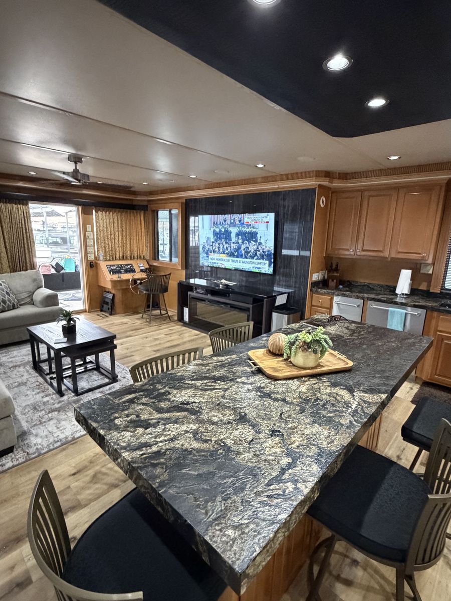 2006 18X 75 Fantasy Houseboat