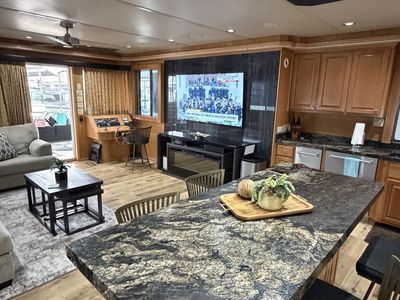 2006 18X 75 Fantasy Houseboat