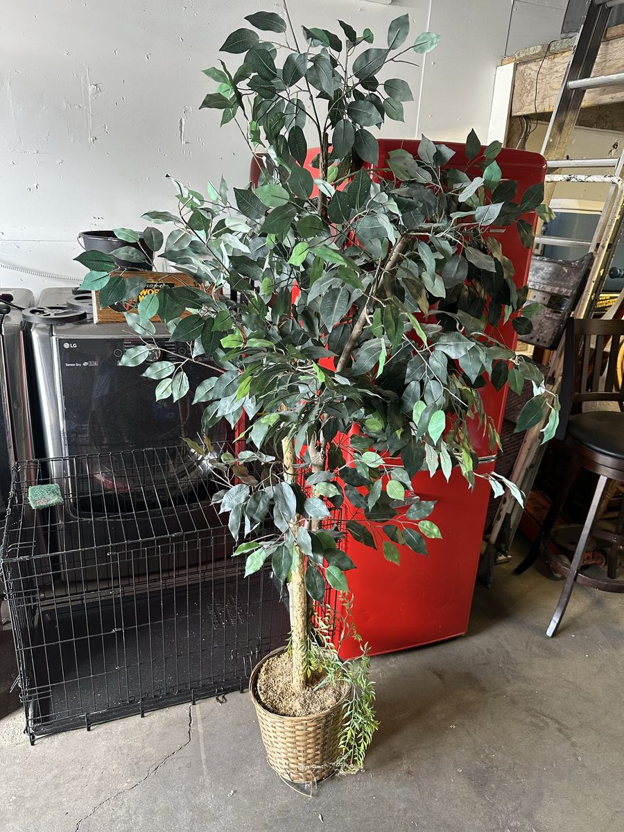 6 Foot Fake Tree