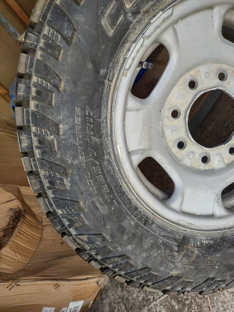 New tires chev wheel with pressure sensors