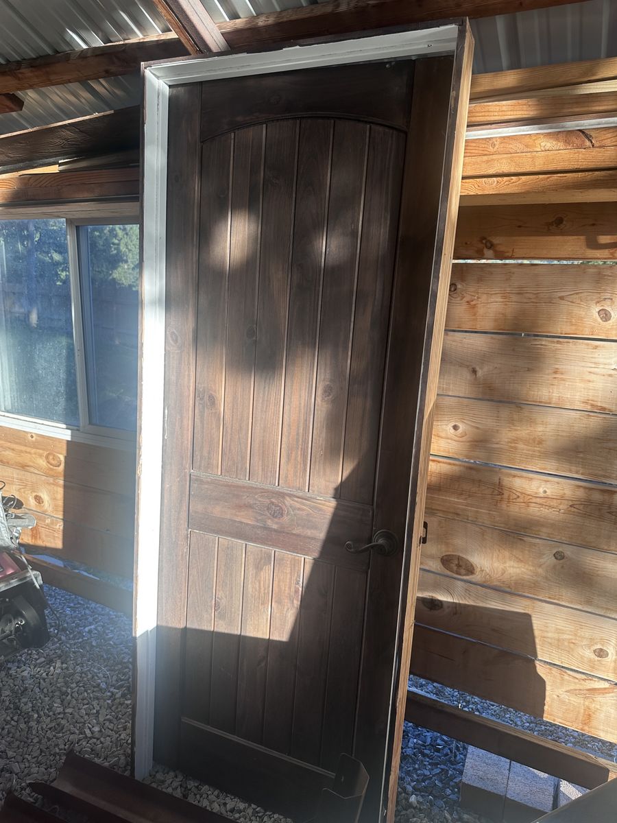 Free door and cabinets