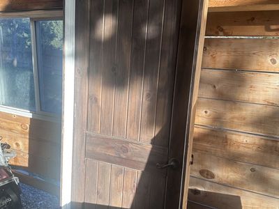 Free door and cabinets