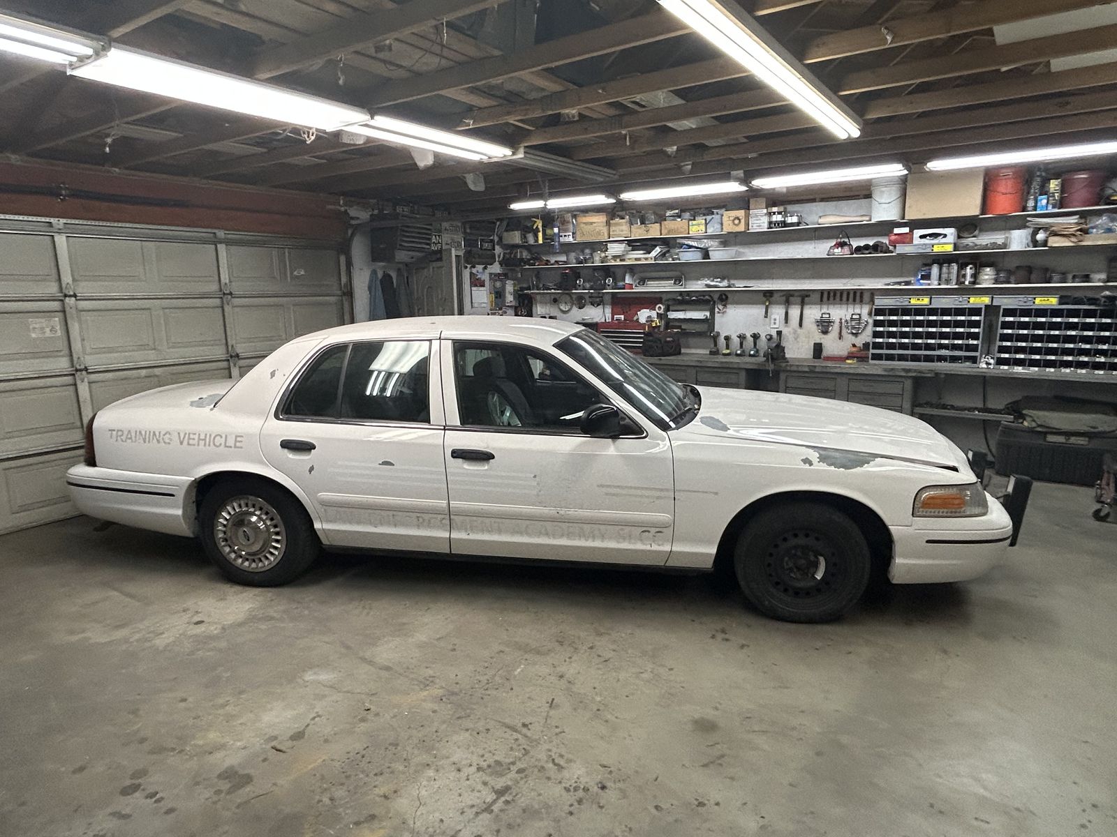 Parting out 2000 & up Crown Victoria parts